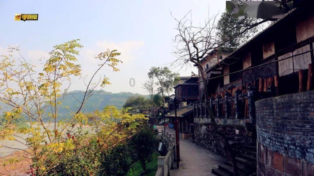 逃离破旧弃城